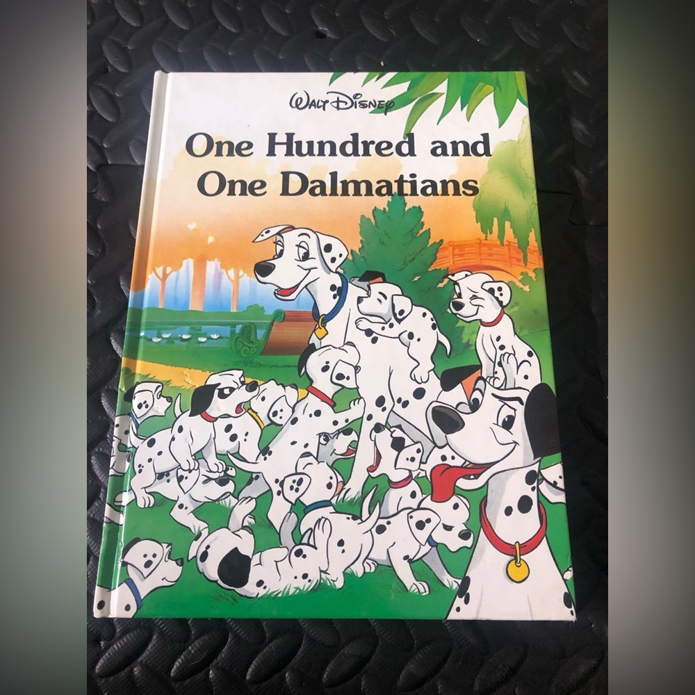 DISNEY 101 Dalmatians Hardcover Book